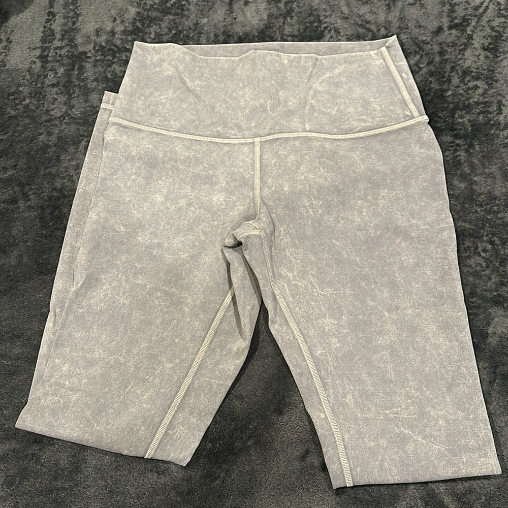 Lululemon leggings wunder under